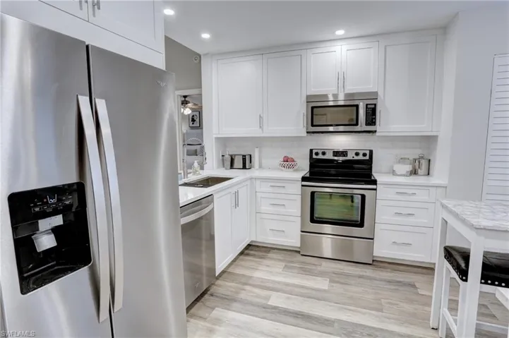 408  Courtside  DR, Naples, FL 34105