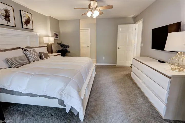 408  Courtside  DR, Naples, FL 34105
