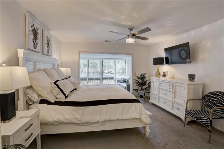 408  Courtside  DR, Naples, FL 34105