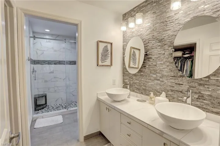 408  Courtside  DR, Naples, FL 34105