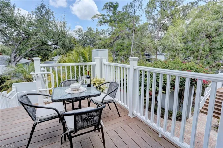 408  Courtside  DR, Naples, FL 34105