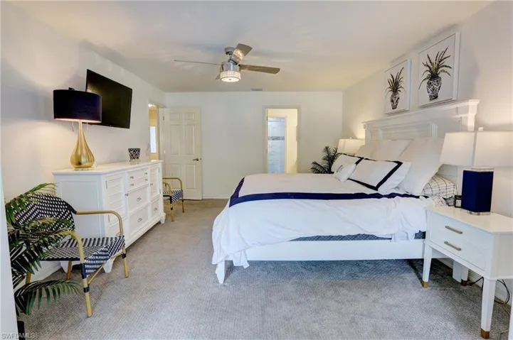 408  Courtside  DR, Naples, FL 34105