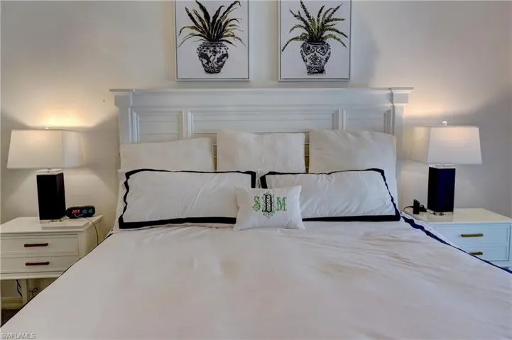 408  Courtside  DR, Naples, FL 34105
