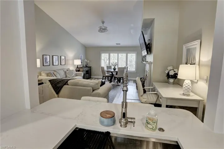 408  Courtside  DR, Naples, FL 34105