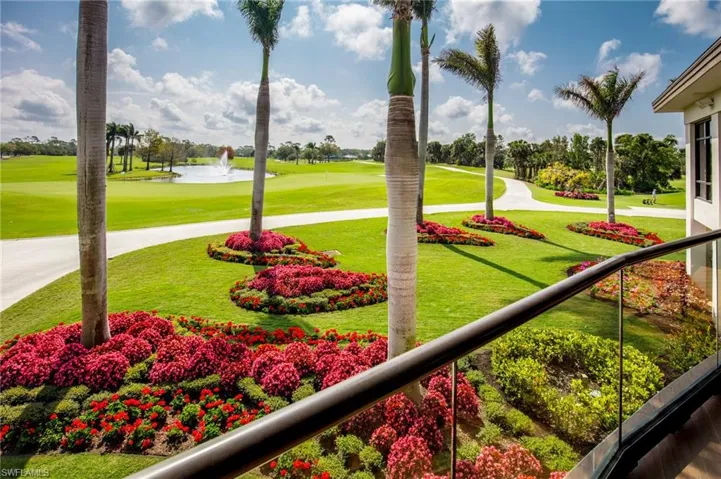 408  Courtside  DR, Naples, FL 34105