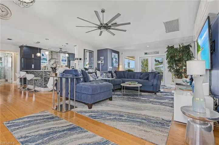 LIVING AREA.