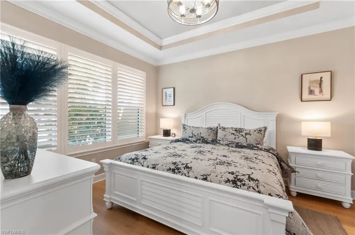 8033  Calle Canovas  CT, Naples, FL 34114