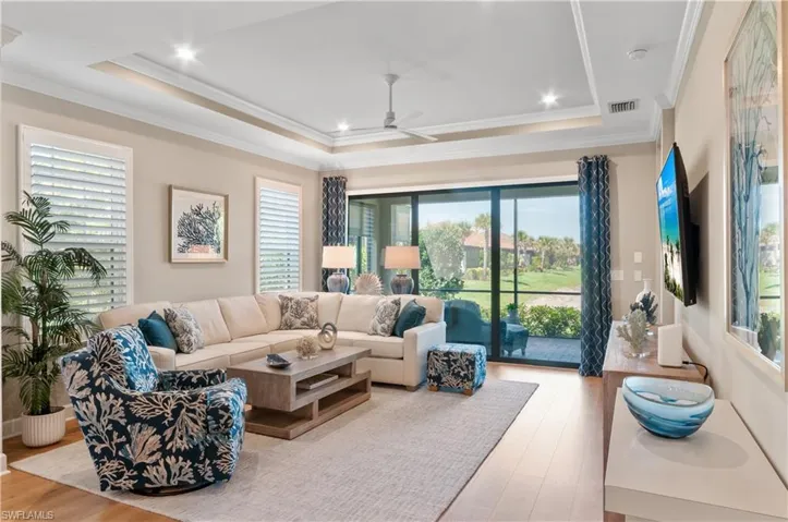 8033  Calle Canovas  CT, Naples, FL 34114