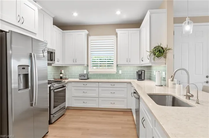 8033  Calle Canovas  CT, Naples, FL 34114