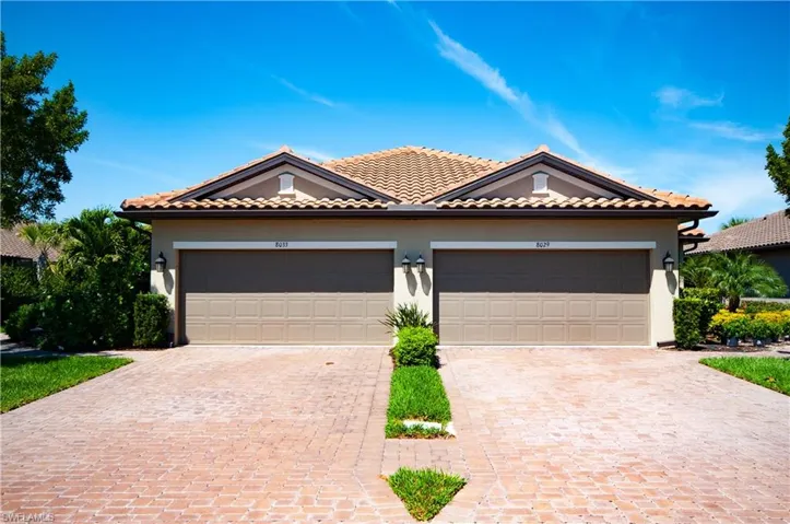 8033  Calle Canovas  CT, Naples, FL 34114