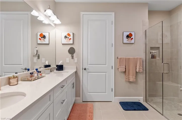 8033  Calle Canovas  CT, Naples, FL 34114