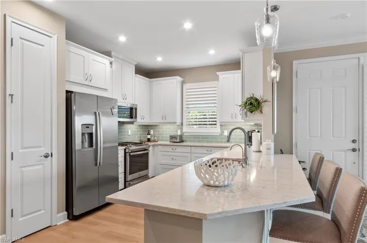 8033  Calle Canovas  CT, Naples, FL 34114
