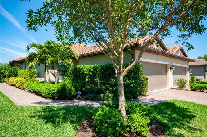 8033  Calle Canovas  CT, Naples, FL 34114