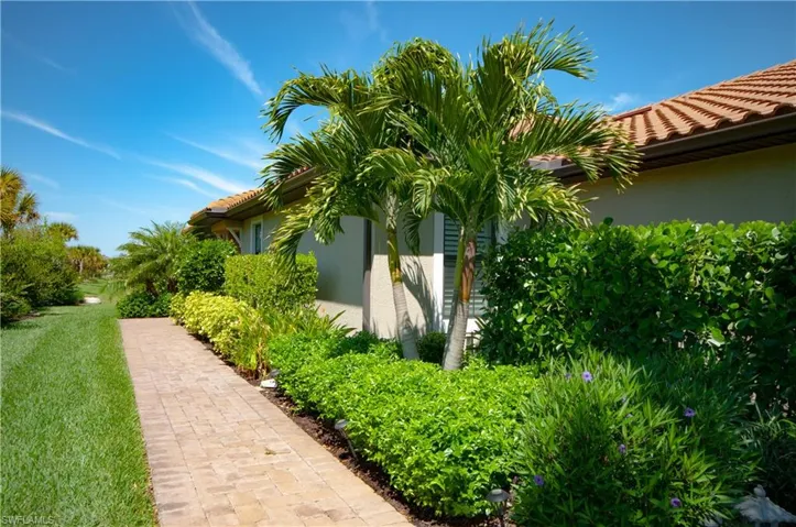 8033  Calle Canovas  CT, Naples, FL 34114