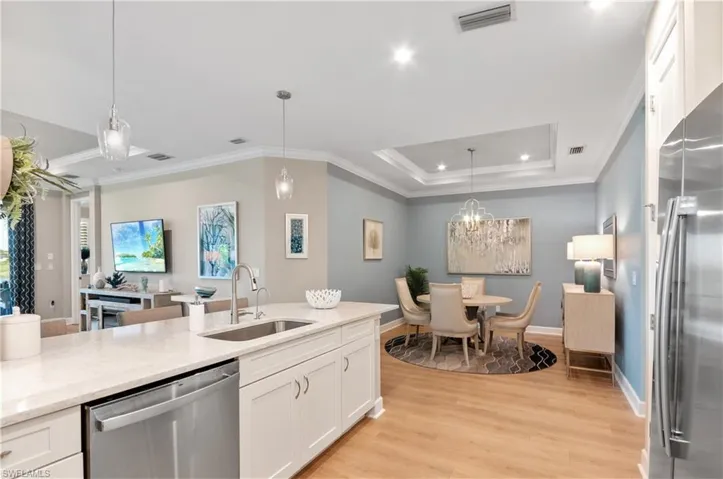8033  Calle Canovas  CT, Naples, FL 34114