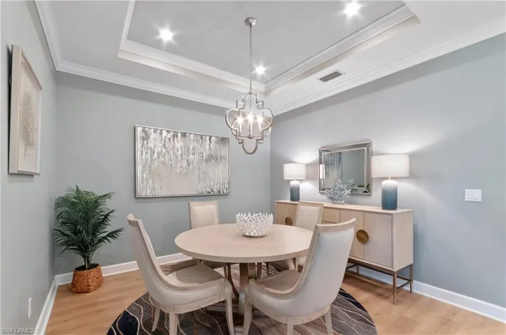 8033  Calle Canovas  CT, Naples, FL 34114