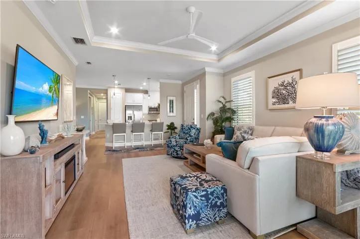 8033  Calle Canovas  CT, Naples, FL 34114