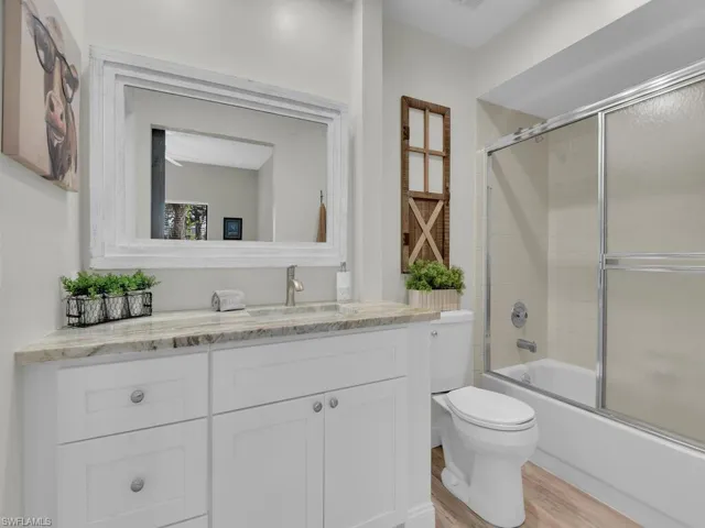 Guest Suite Bath 1