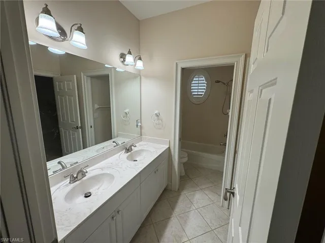 Shared Bathroom between 2nd & 3rd Bedrooms