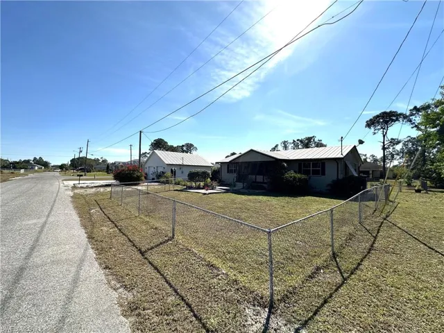 3711  1st SW ST, Lehigh Acres, FL 33976