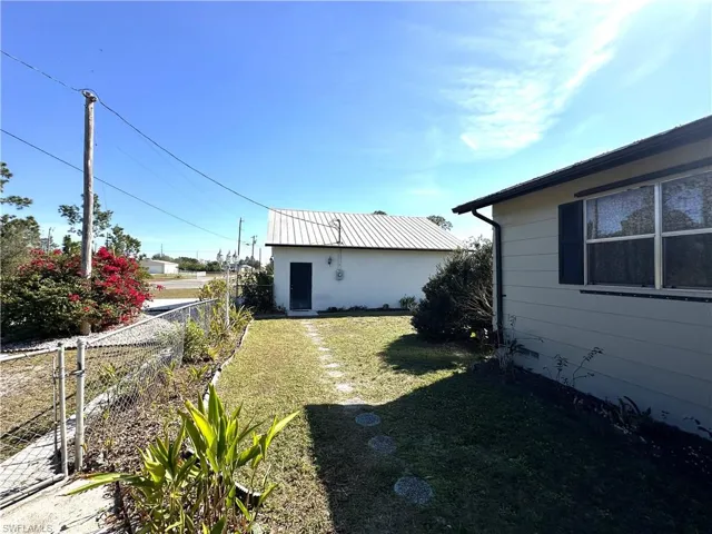3711  1st SW ST, Lehigh Acres, FL 33976
