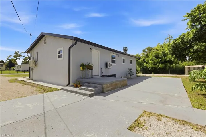 8338 Mcdaniel Dr, North Fort Myers, Florida 33917