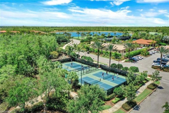 Plenty of pickleball courts for the pickleball enthusiasts!