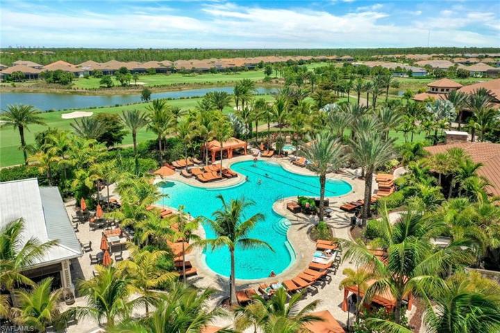 Esplanade Golf & Country Club offers resort style amenities with poolside service, outdoor dining at The Bahama Bar, indoor dining at the Barrel House Bistro, state-of-the-art fitness center, and full-service spa! Truly resort living at it's finest!