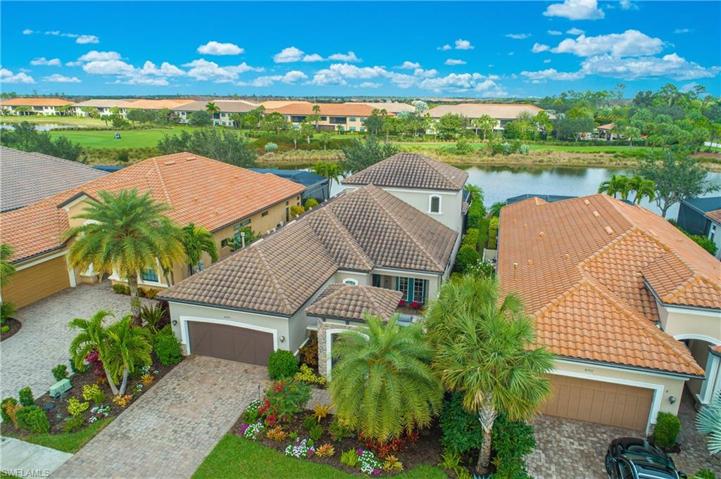 You'll love entertaining with plenty of living space--nearly 2900 interior sq ft and a total of 3620 sq ft.