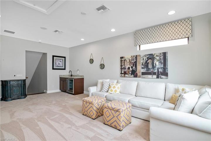 Loft can also be used as an additional family room, game room, or home theatre--the possibilities are endless!