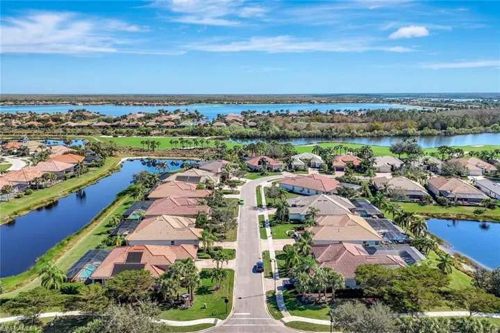 9714  Nickel Ridge  CIR, Naples, FL 34120