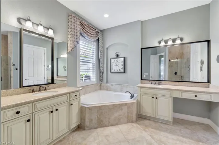 9714  Nickel Ridge  CIR, Naples, FL 34120