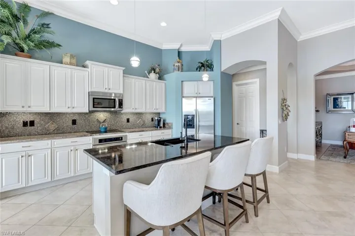 9714  Nickel Ridge  CIR, Naples, FL 34120