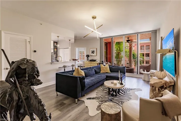 450  Bayfront  PL, Naples, FL 34102