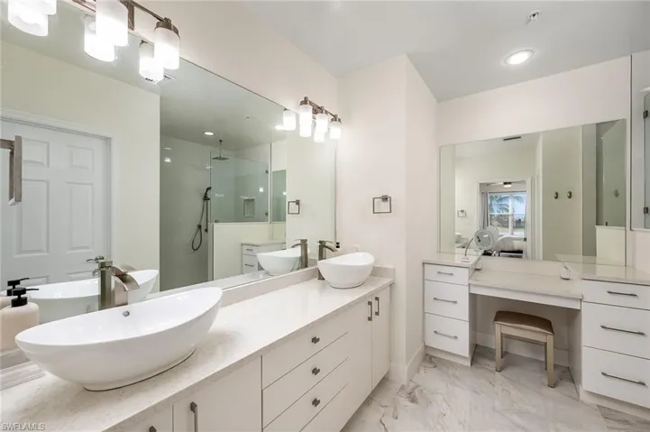 11130  Harbour Yacht  CT, Fort Myers, FL 33908