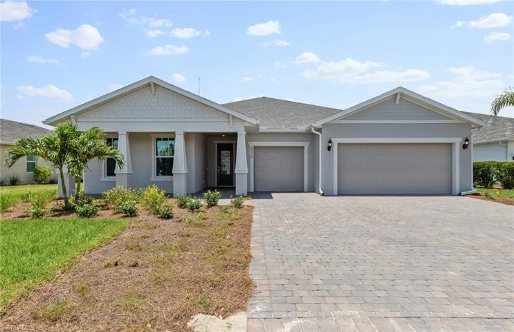 AVAILABLE NOW! Renown plan with screened pool on a lake!