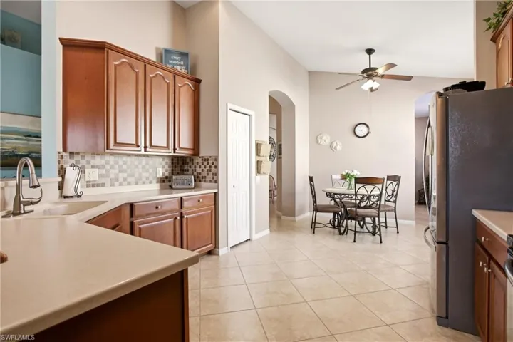 2621 Brightside Ct, Cape Coral, Florida 33991