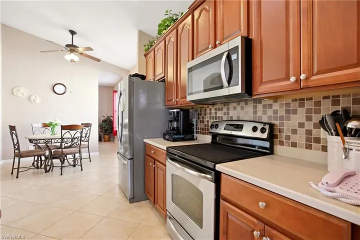 2621 Brightside Ct, Cape Coral, Florida 33991