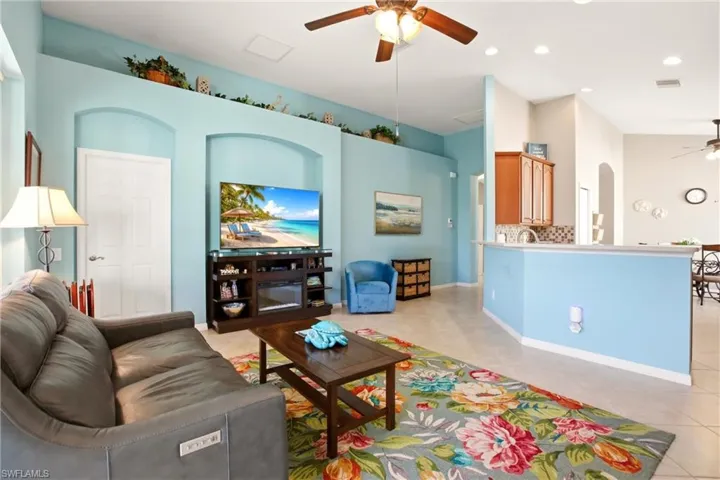 2621 Brightside Ct, Cape Coral, Florida 33991