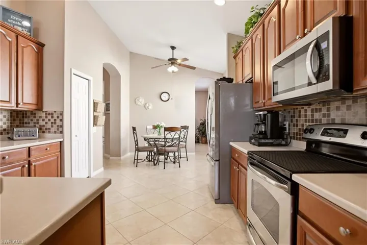 2621 Brightside Ct, Cape Coral, Florida 33991