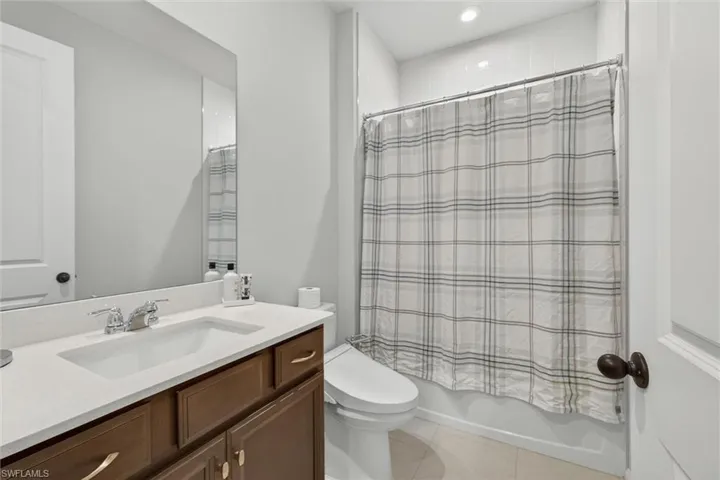 10371 Bonavie Cove Dr, Fort Myers, Florida 33966