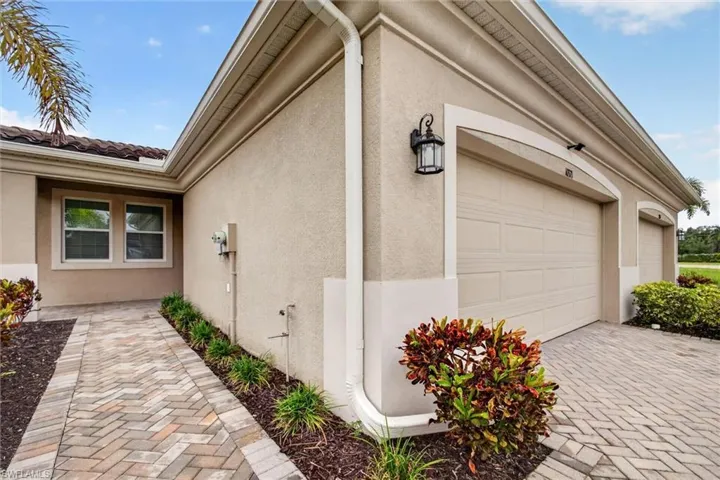 10371 Bonavie Cove Dr, Fort Myers, Florida 33966