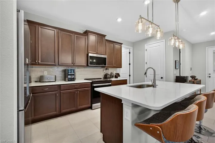 10371 Bonavie Cove Dr, Fort Myers, Florida 33966