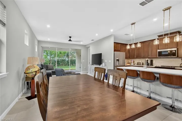 10371 Bonavie Cove Dr, Fort Myers, Florida 33966