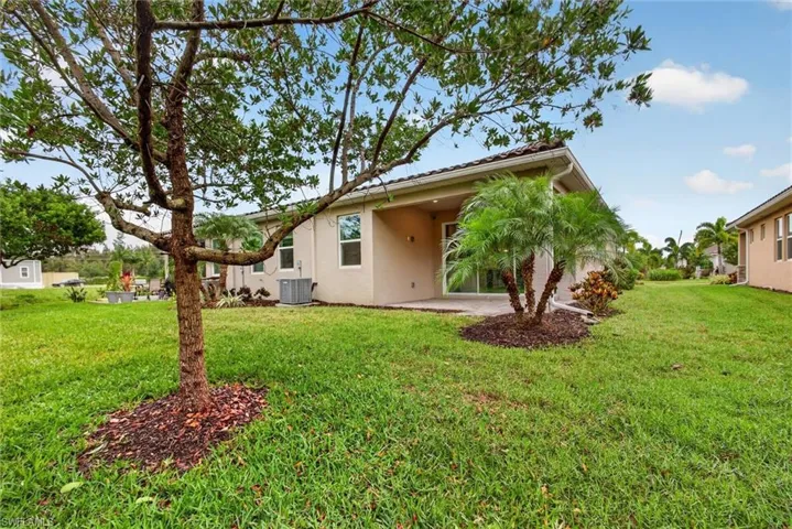 10371 Bonavie Cove Dr, Fort Myers, Florida 33966