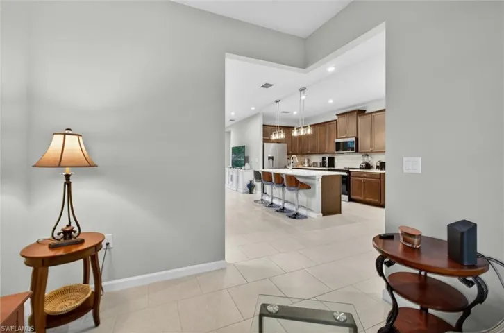 10371 Bonavie Cove Dr, Fort Myers, Florida 33966