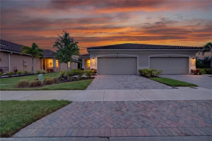 10371 Bonavie Cove Dr, Fort Myers, Florida 33966