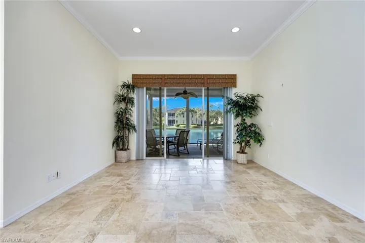 Living Room to private lanai area