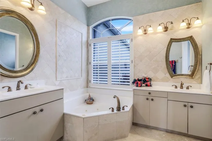 25410  Alicante  DR, Bonita Springs, FL 34134