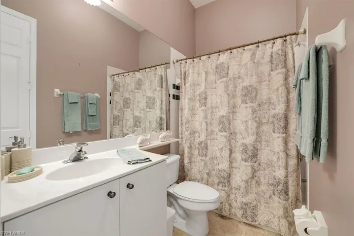 25410  Alicante  DR, Bonita Springs, FL 34134